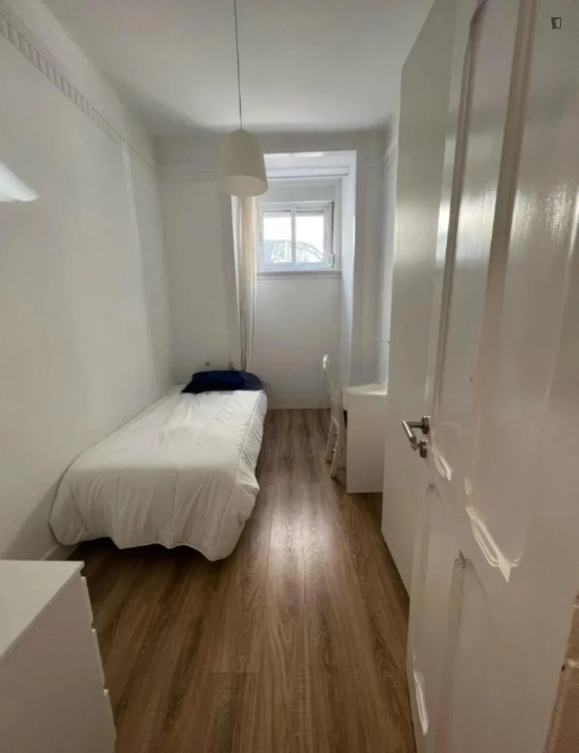 Zimmer in Studentenwohnung in  zu vermieten, voll möbliert