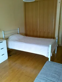Privatzimmer in der Avenida Berlim, bild 1 von 17
