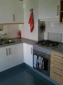 Privatzimmer in der Avenida Berlim, bild 4 von 17