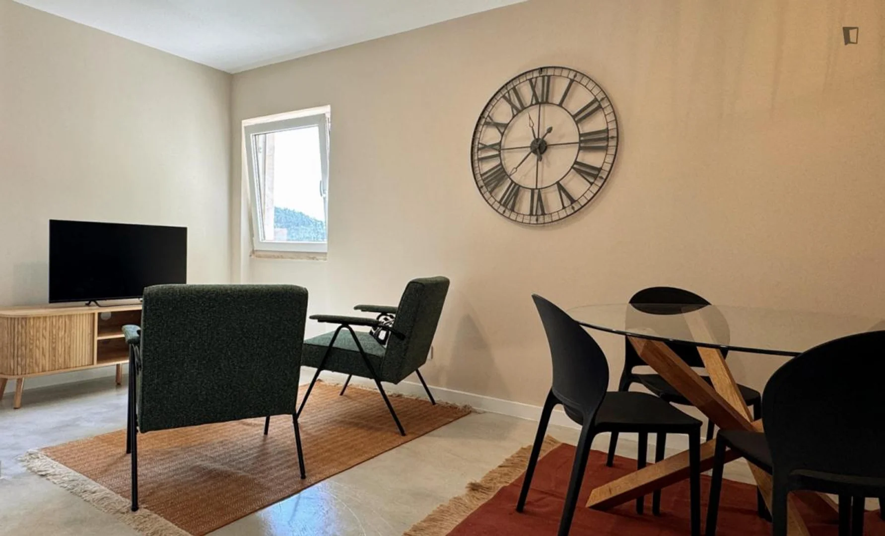 Quarto acolhedor para estudantes disponível em