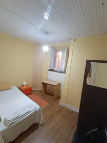 Chambre privée à Rua Figueira da Foz, image 1 de 10