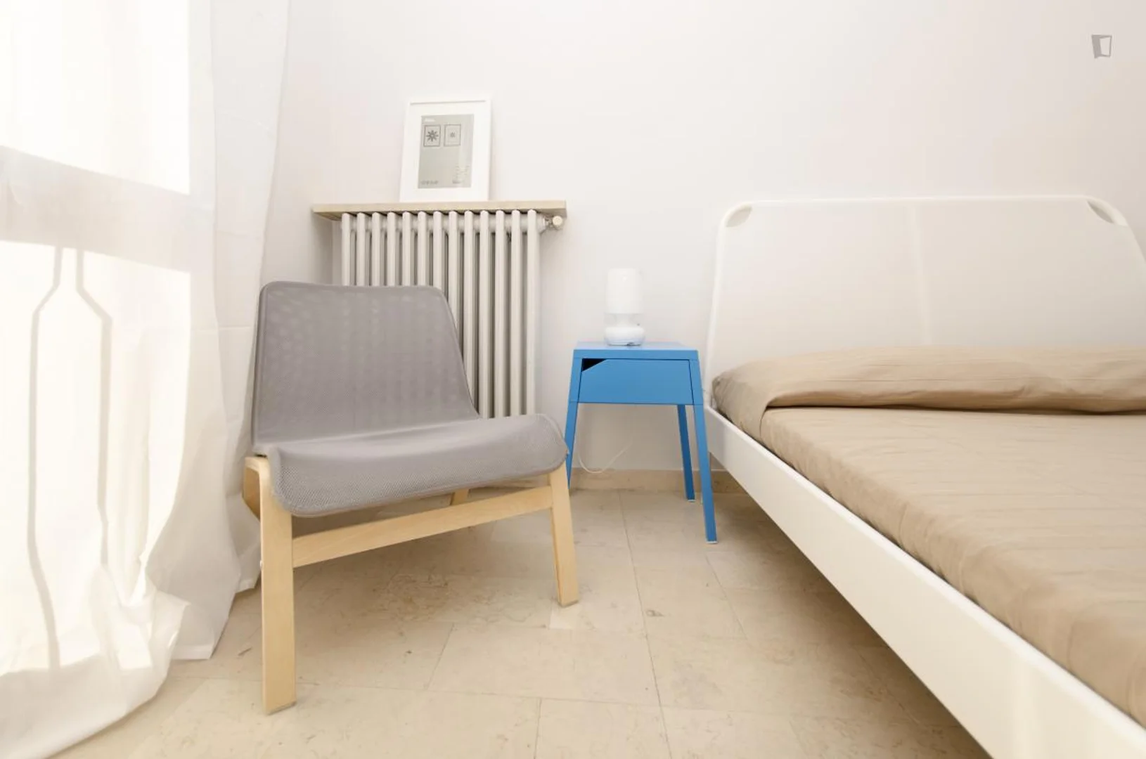 'de öğrenci dairesinde, tamamen mobilyalı kiralık oda