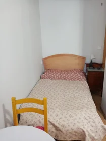 Private room at Paseo Sta. María de la Cabeza, image 1 of 10