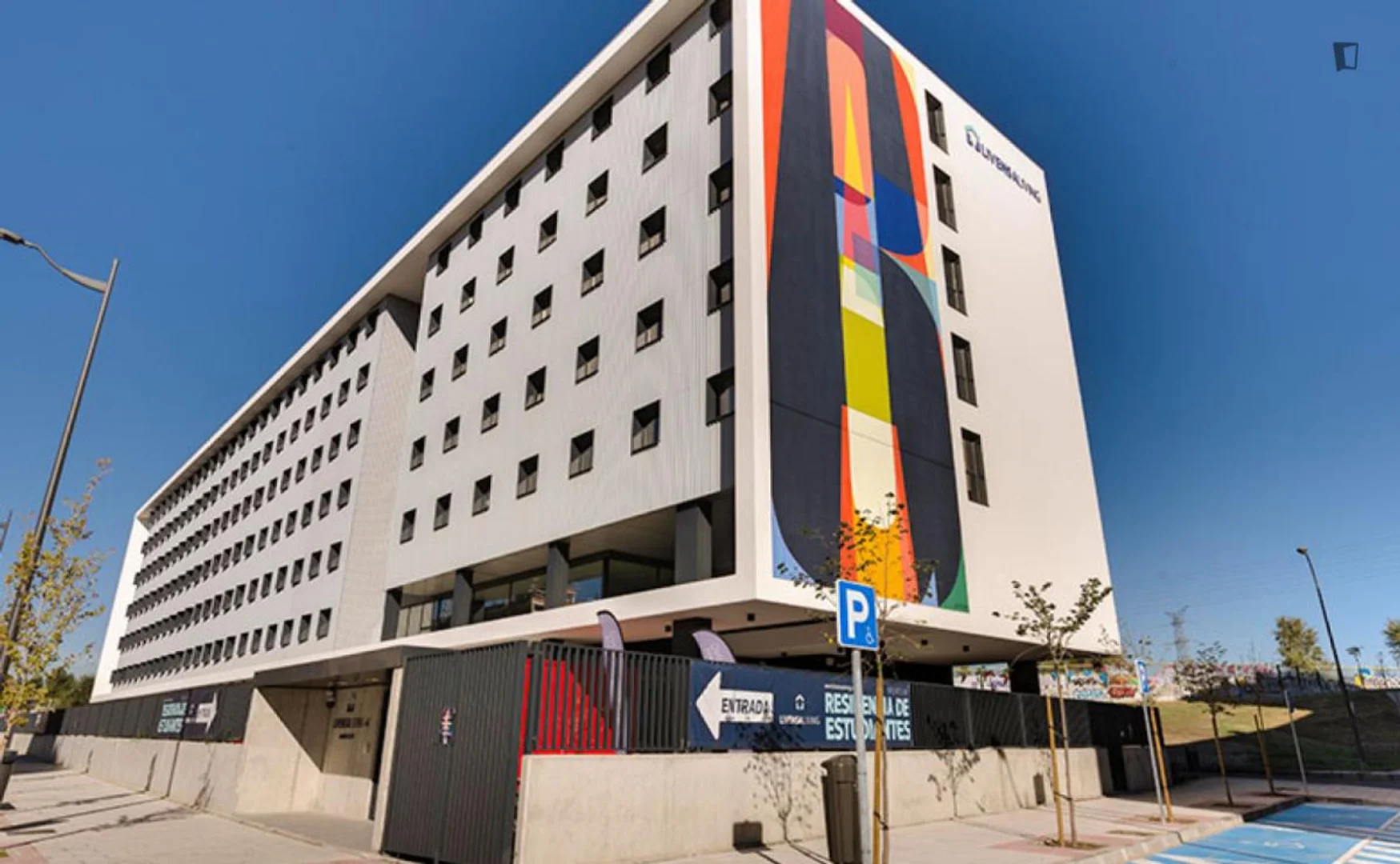 Chambre abordable pour les étudiants avec un bon éclairage dans 