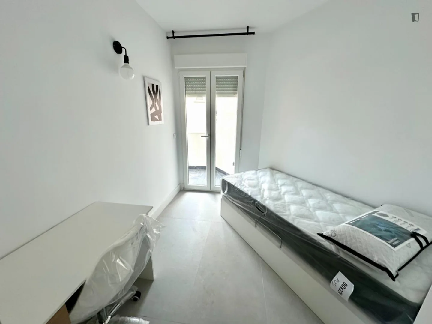 Habitación estudiantil económica con ubicación conveniente en 