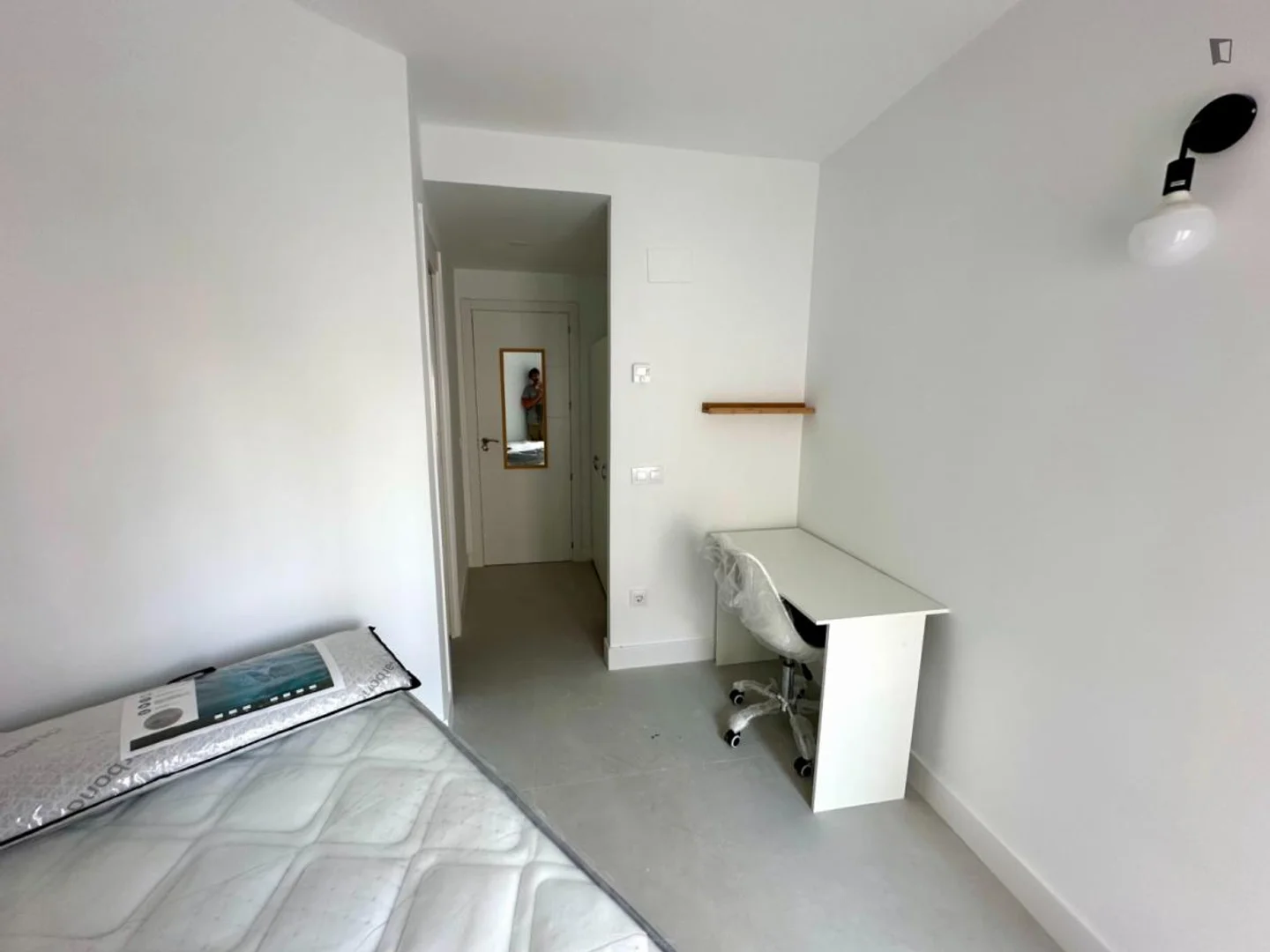 Habitación asequible para estudiantes con buena iluminación en 
