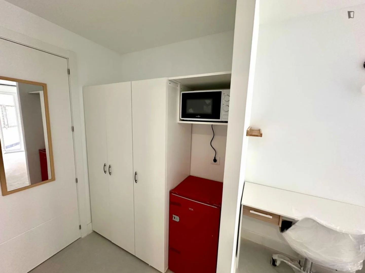 Habitación acogedora para estudiantes disponible en 