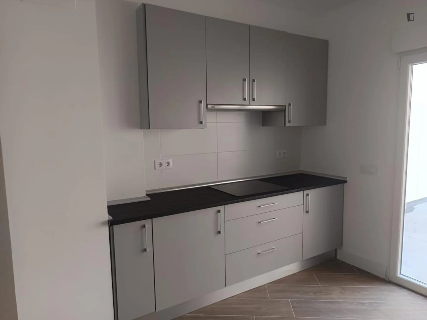 Quarto de estudante económico com localização conveniente em 