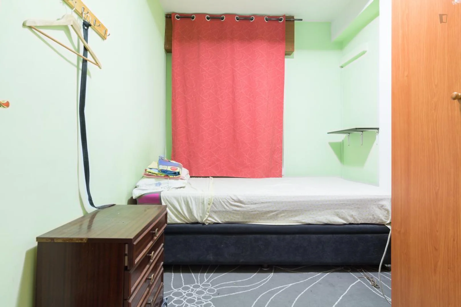 Habitación acogedora para estudiantes disponible en 