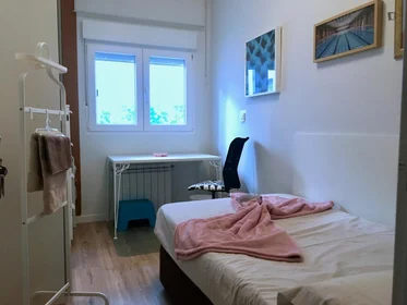 Quarto privado em Calle Álvaro de Bazán, imagem 1 de 10
