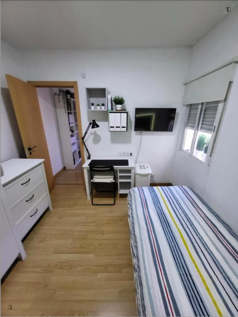 Komfortables und geräumiges Studentenzimmer in 