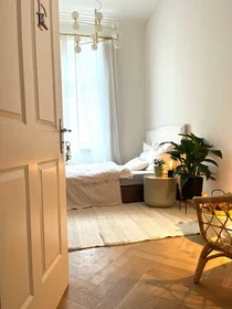 Privatzimmer in der Adolfstraße, Wiesbaden, bild 1 von 9