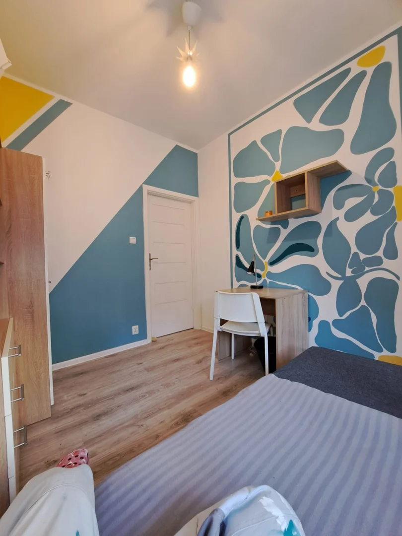 Cozy room for students available in