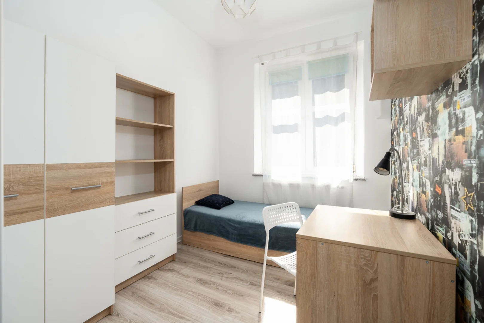 Habitación asequible para estudiantes con buena iluminación en 