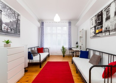 Mehrbettzimmer in 3-Zimmer-Wohnung poznan