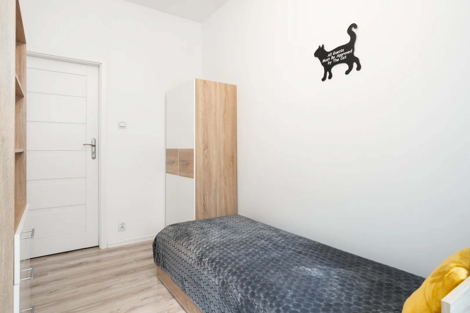 Comfortable and spacious student room in 