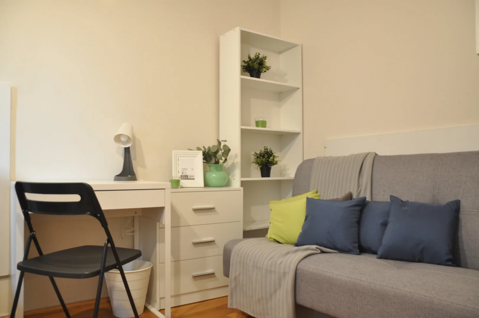 Habitación estudiantil económica con ubicación conveniente en 
