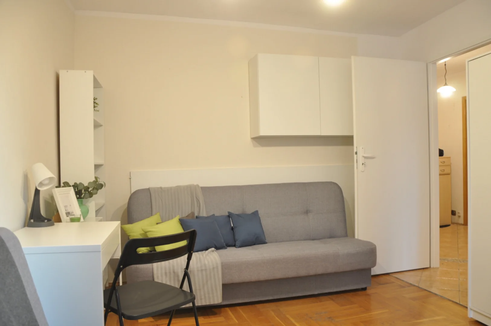 Habitación asequible para estudiantes con buena iluminación en 