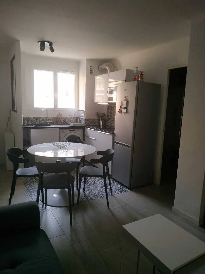 Zimmer in Studentenwohnung in  zu vermieten, voll möbliert