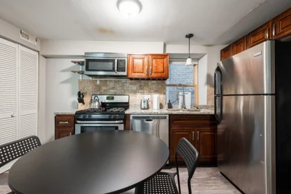 Private room at #1605: Logan Square Chicago 60647, image 2 of 12