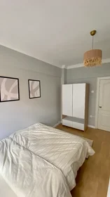 Chambre privée à Enis Akaygen Sokak, image 7 de 44