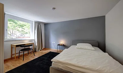 Quarto privado em Aachener Straße 8, Stuttgart. Germany, imagem 1 de 10