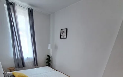 Room for rent with double bed {area}