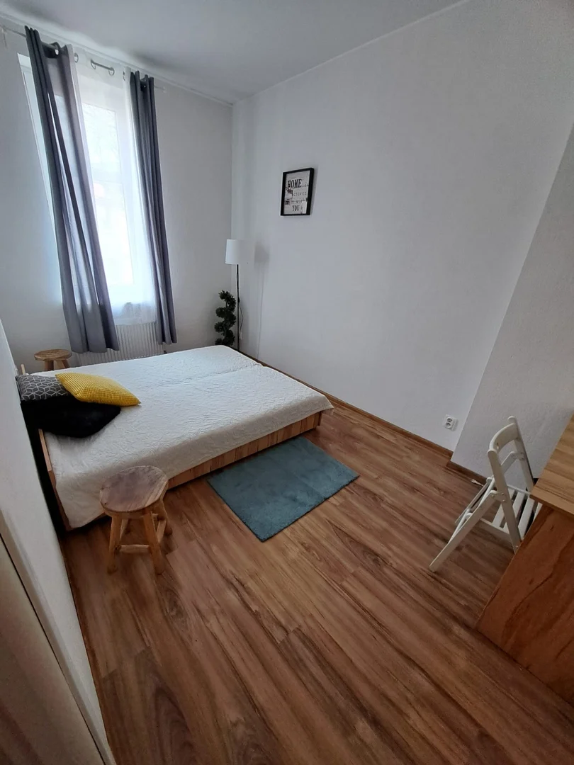 Budget-friendly student room close to campus in 