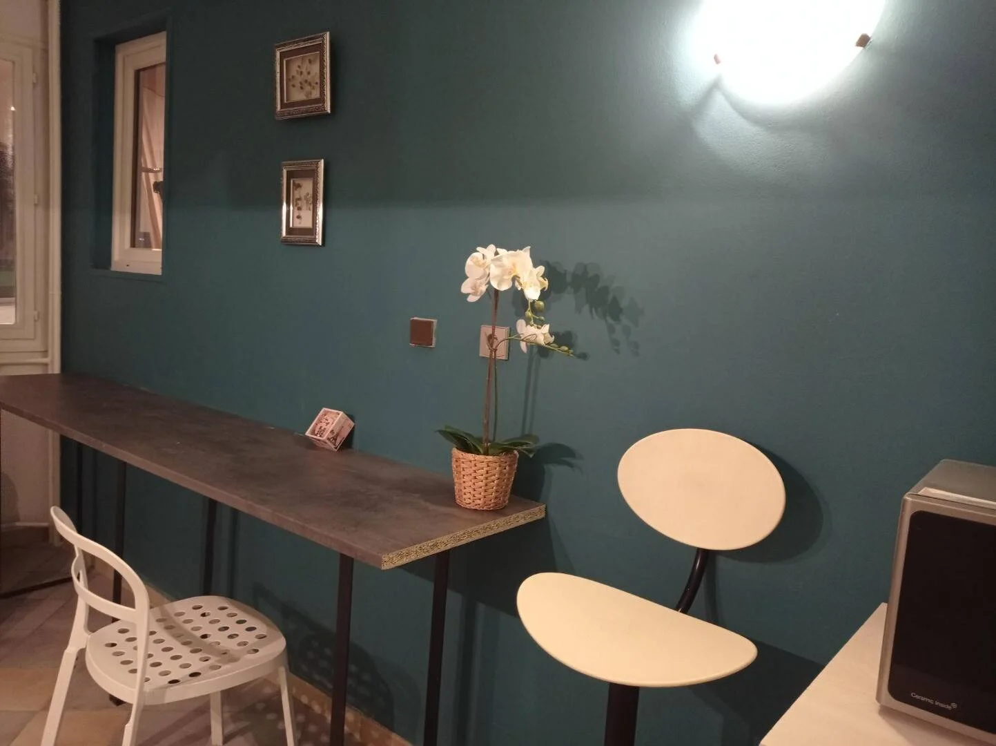 'de modern olanaklara sahip öğrenci dostu oda