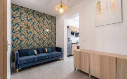 Cheap private room in {area}