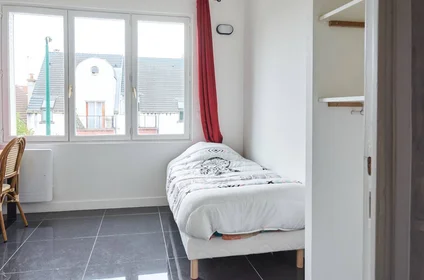 Private room in residence at Colombes, 92700, image 12 of 49