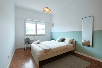 Private room at Rua Nina Marques Pereira, Lisbon, image 1 of 10