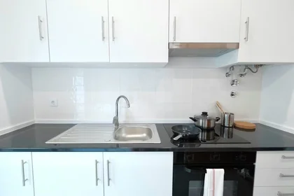 Özel oda konumu Rua Nina Marques Pereira, Lisbon, 10 10 görüntüsü