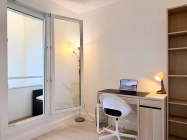Private room at Noisy-le-grand, 93160, image 11 of 18