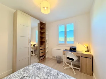 Private room at Noisy-le-grand, 93160, image 12 of 18