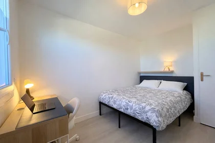Private room at Noisy-le-grand, 93160, image 13 of 18