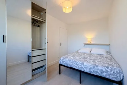 Private room at Noisy-le-grand, 93160, image 15 of 18