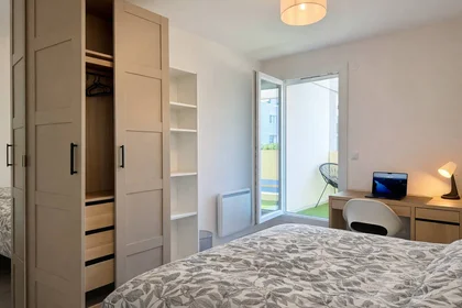 Private room at Noisy-le-grand, 93160, image 6 of 18