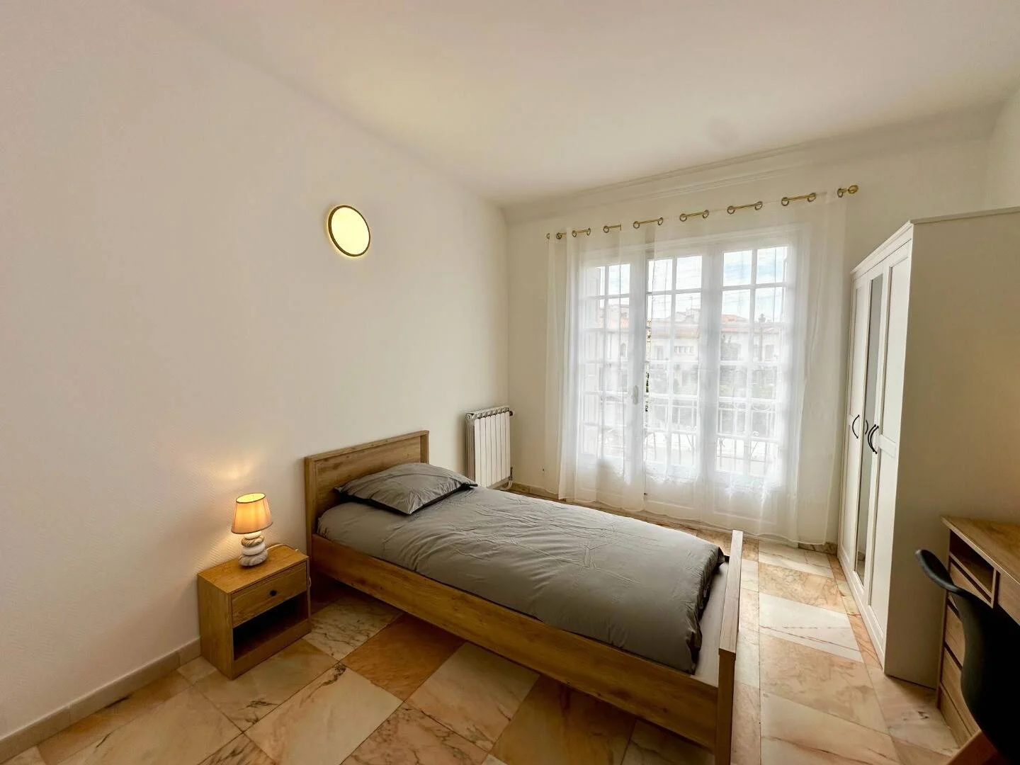 Quarto acolhedor para estudantes disponível em 