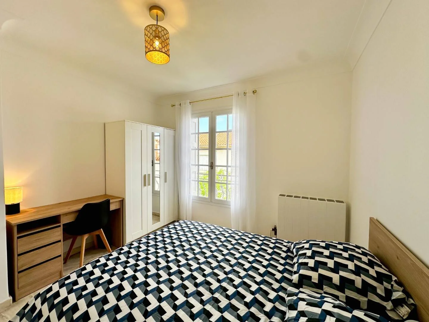 Room for rent in student apartment in , fully furnished