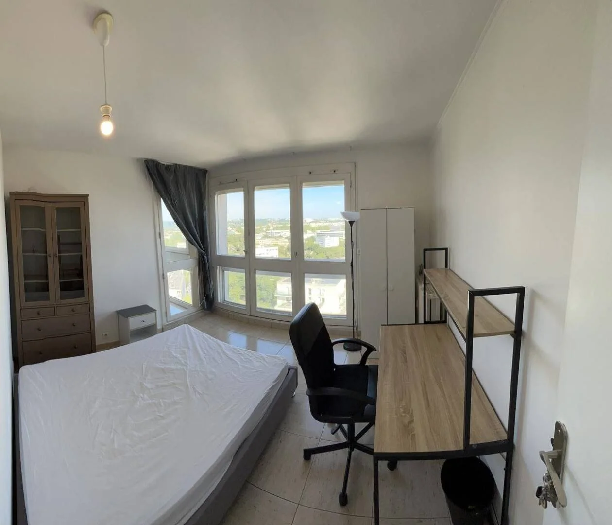 Chambre à louer dans un appartement d'étudiant à , entièrement meublée