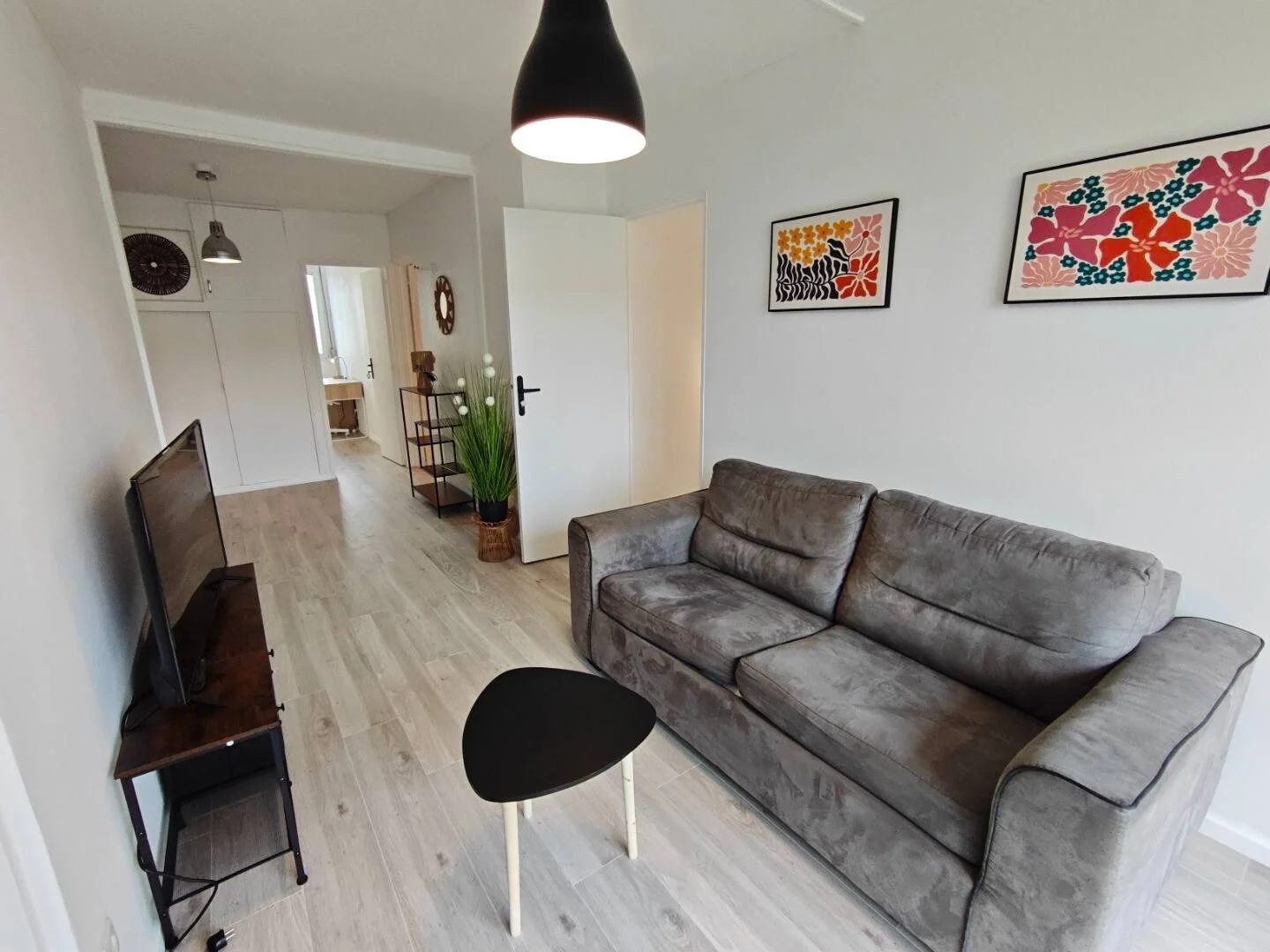 Chambre confortable pour étudiants disponible dans 
