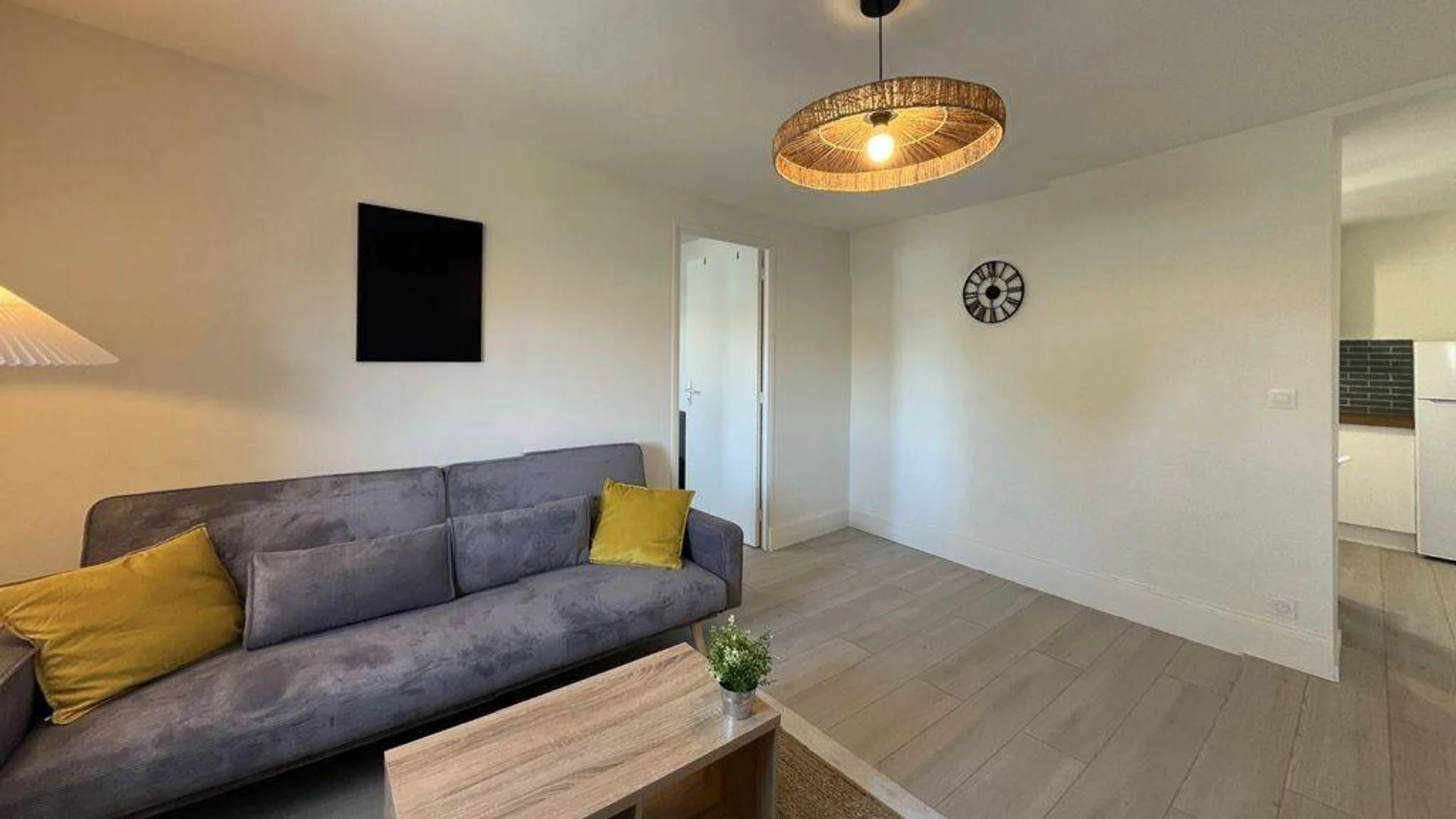 Habitación en apartamento estudiantil en alquiler en , completamente amueblado