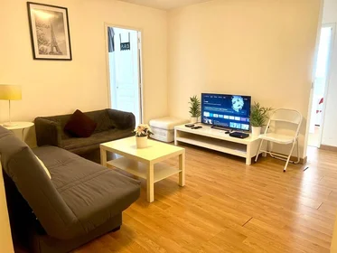 Chambre privée à Cergy, 95000, image 1 de 6