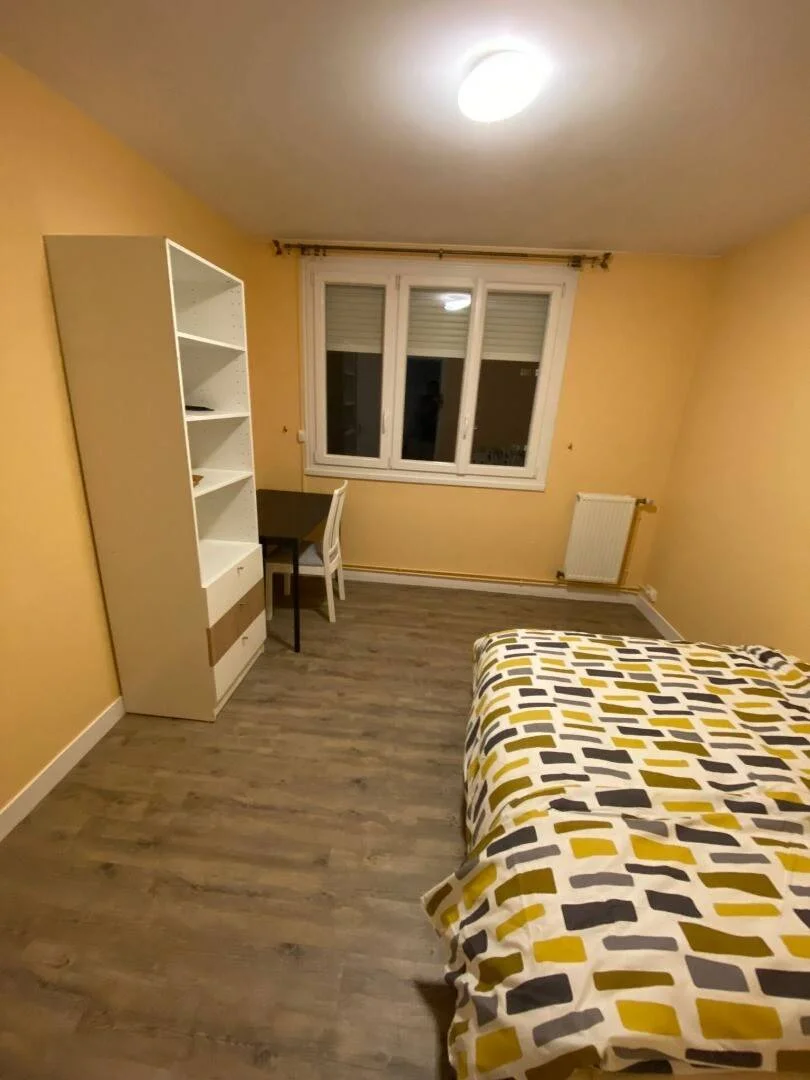Komfortables und geräumiges Studentenzimmer in 