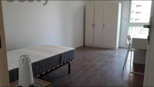 Chambre privée à Cergy, 95000, image 1 de 10
