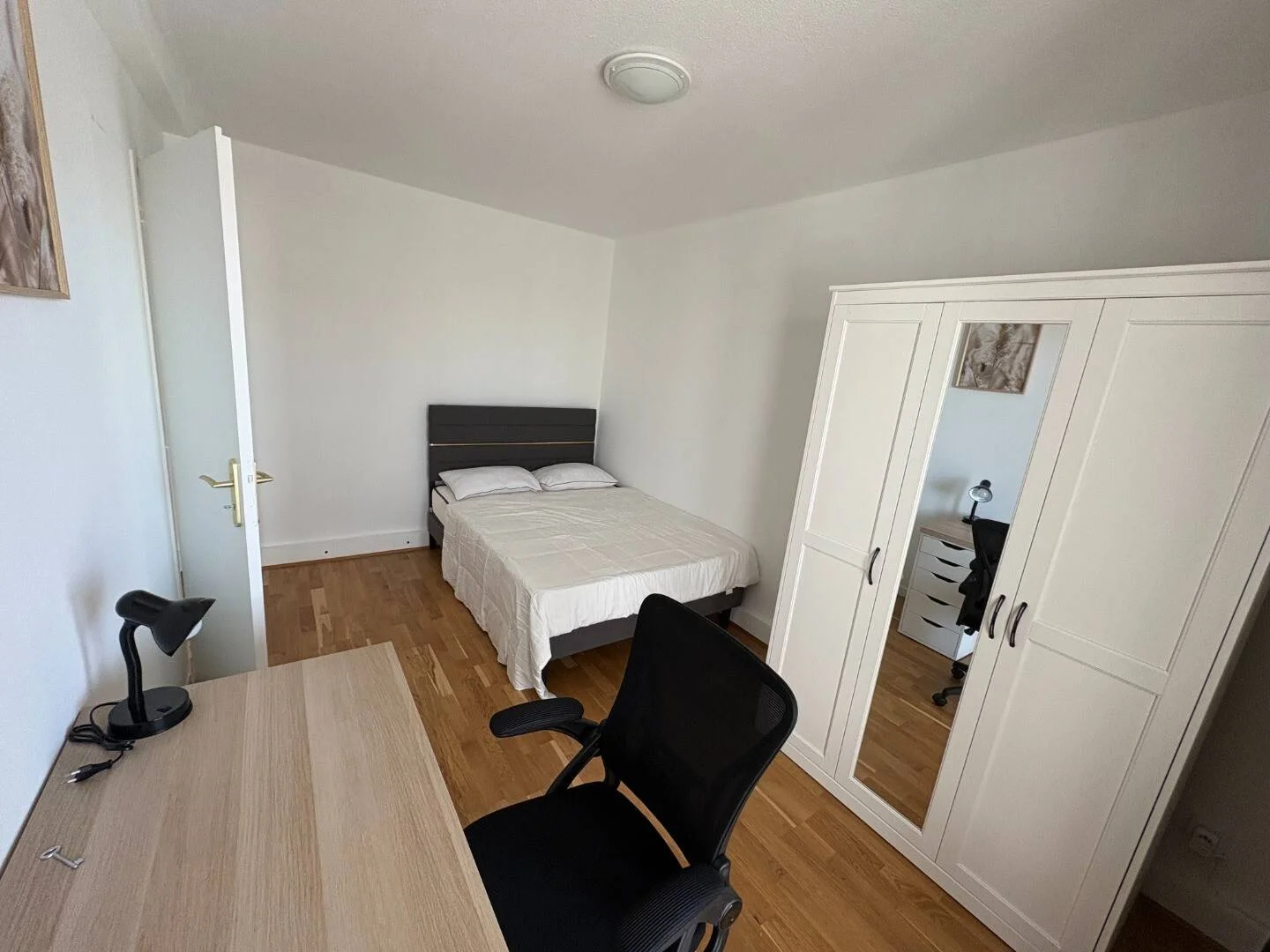Zimmer in Studentenwohnung in  zu vermieten, voll möbliert
