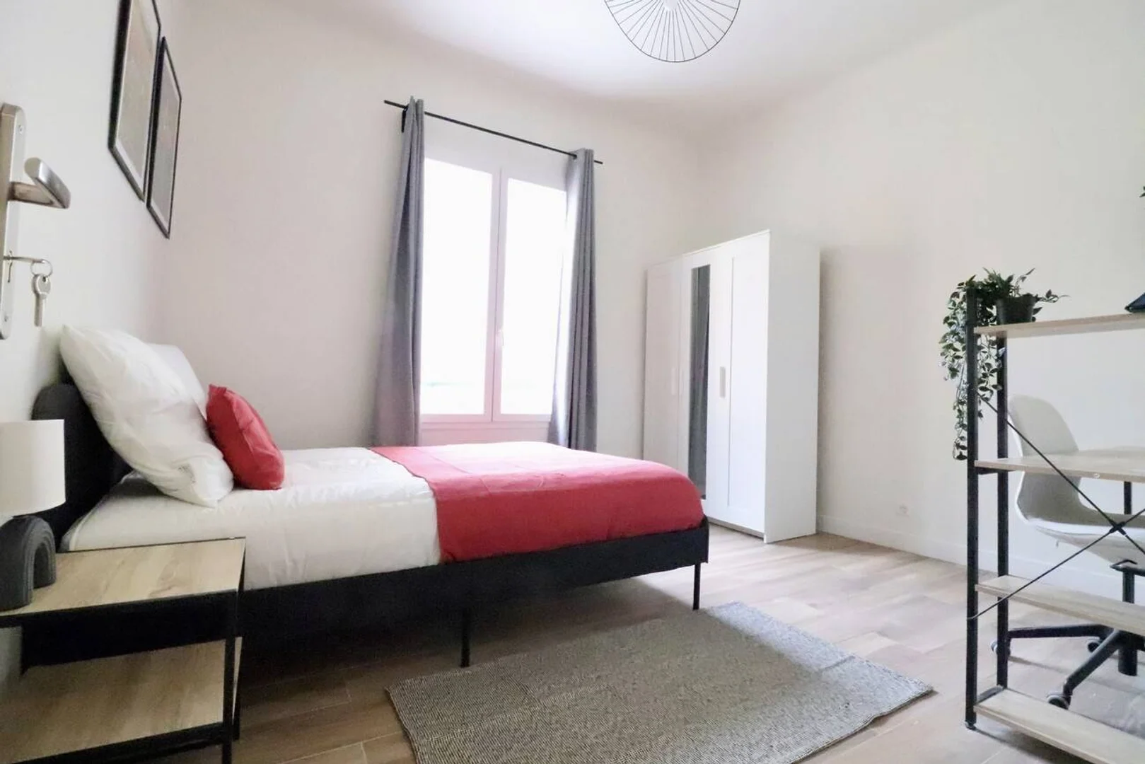 Cozy room for students available in 