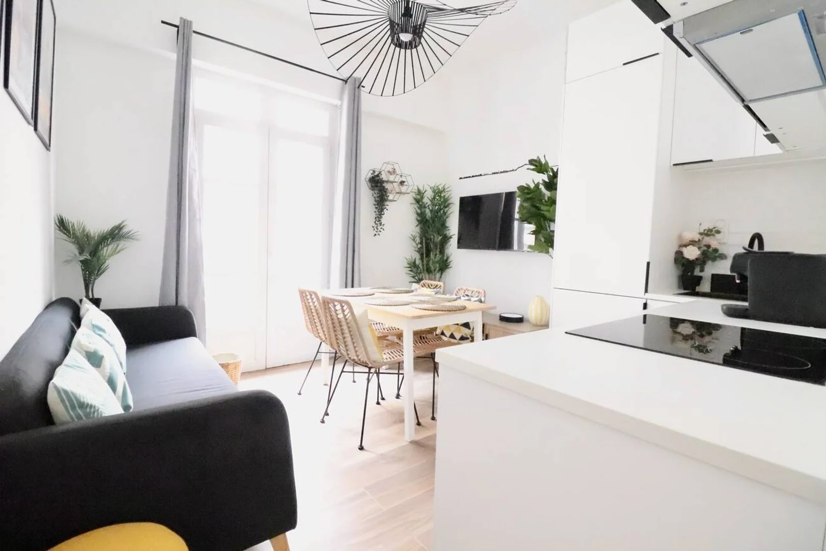 Economical student room with convenient location in 