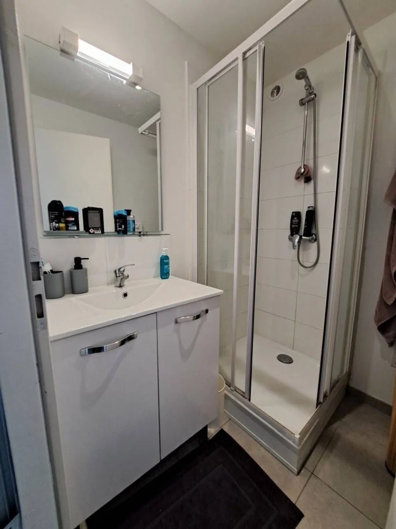 Economical student room with convenient location in 